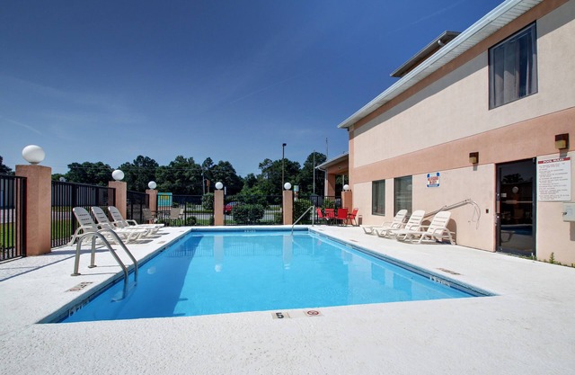 Key West Inn Baxley
