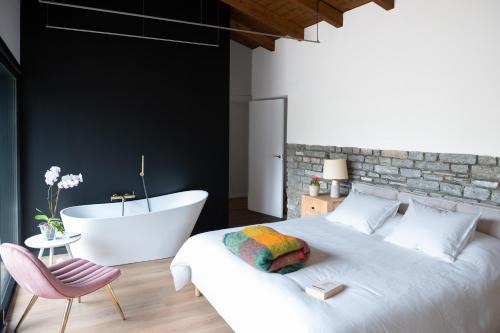 KH Lezama Suites, Breakfast & Laundry LBI00530