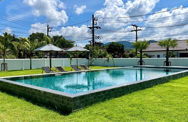 Khaolak Pool Villa with 3 bedrooms