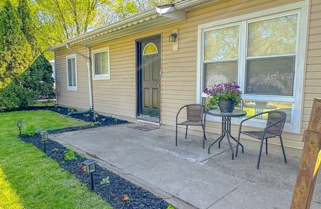 Kid Friendly 2 Bedroom Home with Washer & Dryer