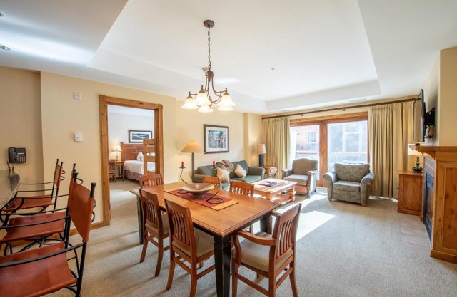 Kid-Friendly 2 bedroom 3 bathroom condo - Slopeside condo