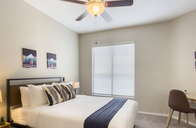 Kierland Commons Cozysuites Next to Golf Course!