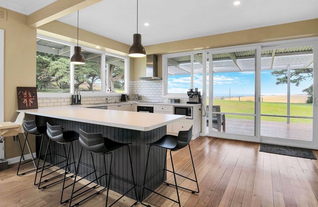 Kilcunda Coast House - sleeps 10