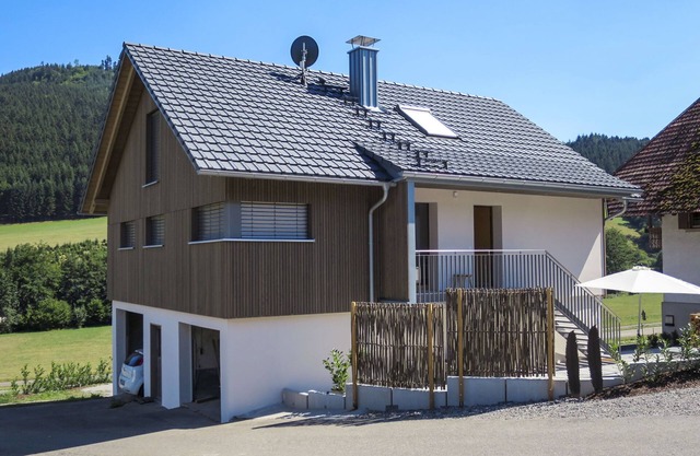 Kinast (HFT202) by Interhome