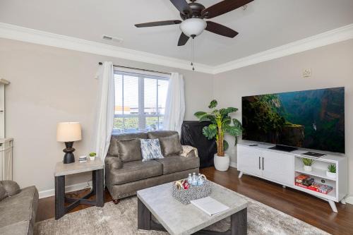 King and Queen Beds with a Gourmet Kitchen