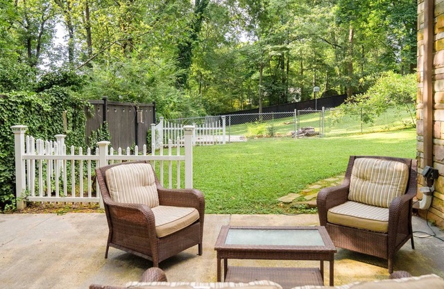 King Bed, Comfy Space, No Cleaning Fee