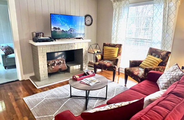 ☆KING BED☆ Family Friendly - Walk to Zoo & Waterpark; Near Downtown & Midtown