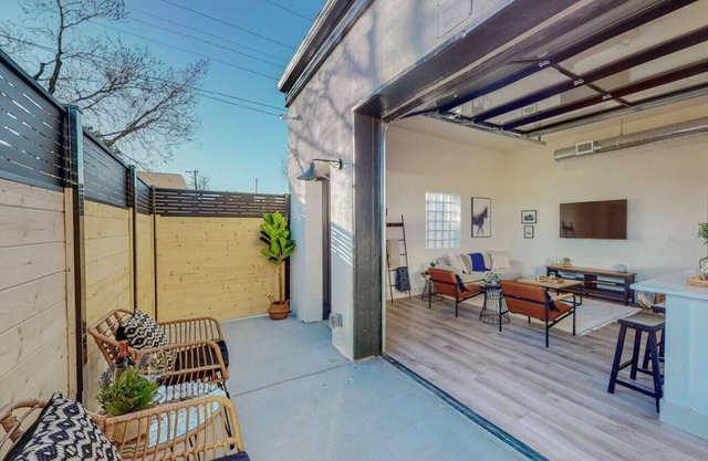 King Bed| Modern Condo| Near NobHill