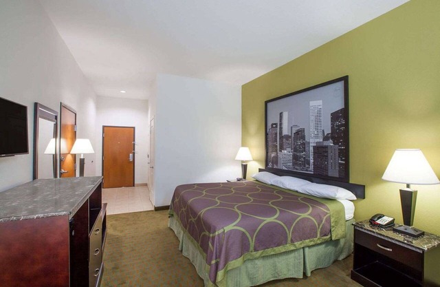 King Bed Room, Scottish Inns La Porte, Free Parking, Near Sylvan Beach Park