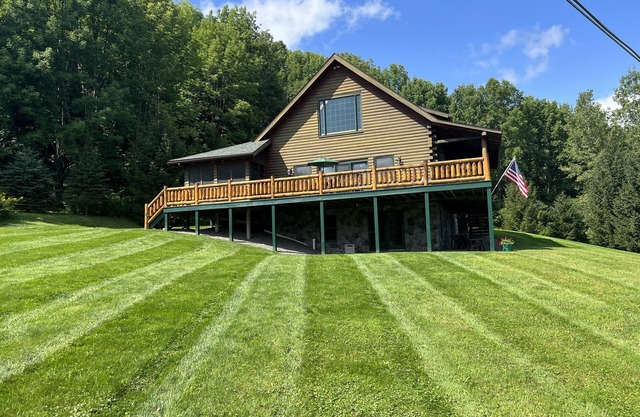 King Cabin - 4bdrm Log home with amazing lake views
