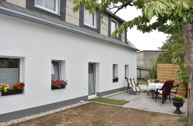 King cottage in the center