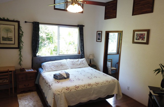 King room ensuite is spacious , relaxing, quiet space with a homey atmosphere.