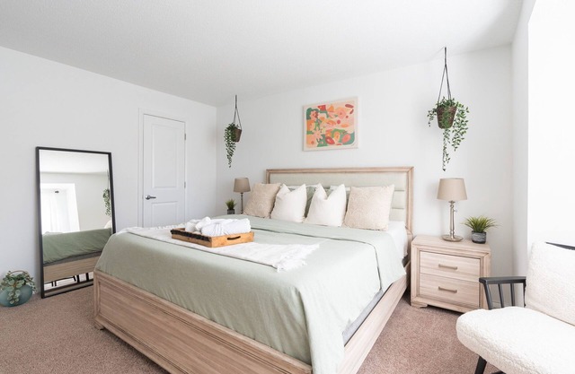 King Suite ♛ South Charlotte | Free Parking & Pool