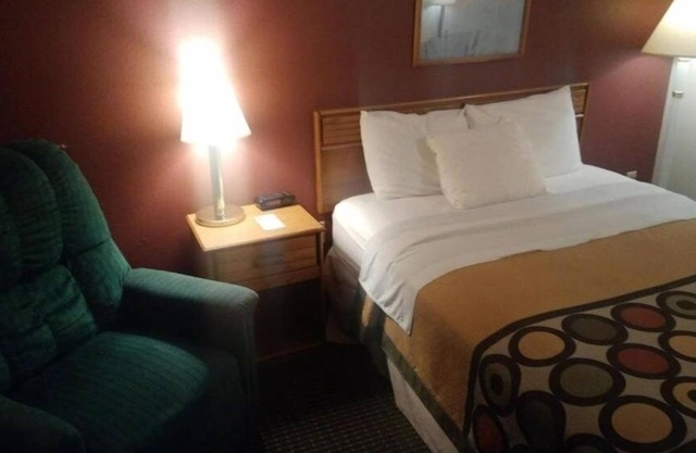 King Unit Near Nordic, Culvers, and Silver Lake Trails