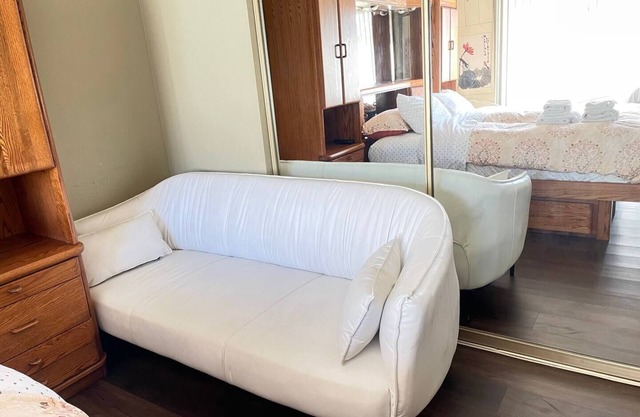 Kingbed suite at Azusa hills Unit B