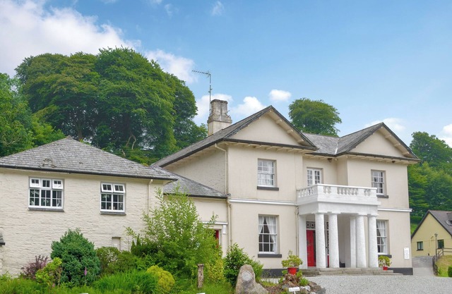 Kingfisher Apt - B4866