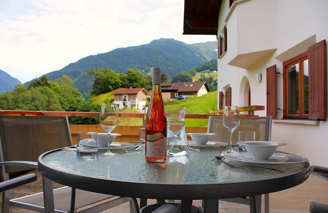 Kleiner Turm 2 ist Eine Ruhige Ferienwohnung mit Terasse und Ausblick