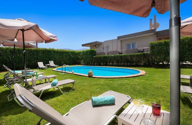 Klironomos Art Villa, 6 BD, 4 BA, private pool