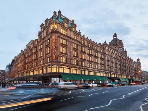 Knightsbridge Residences by Heavenly Stays