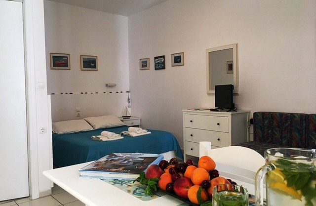 Kokkini Hani: Lovely Studio 1-3 persons, 150 meters from the sandy beach.