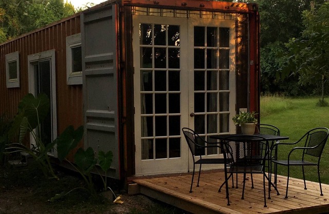 Kokomo Farms Tiny Eco/Artists Cabin off grid