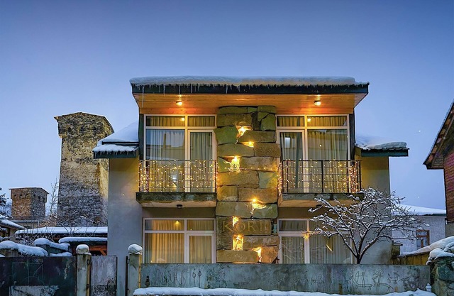 Korte Hotel Sleeps 14 With Courtyard