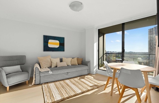KozyGuru | Haymarket | Cozy 2-Bedroom Apartment