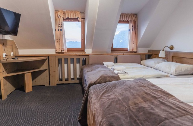 Krvavec Quadruple room 1