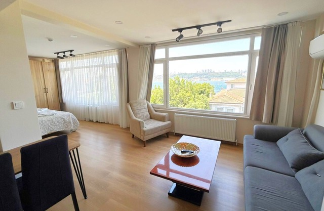 Kuzguncuk View