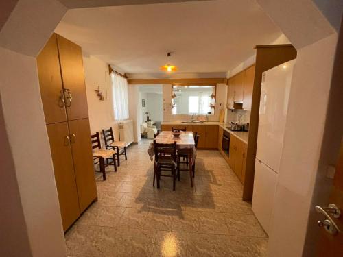 Kymi's apartment