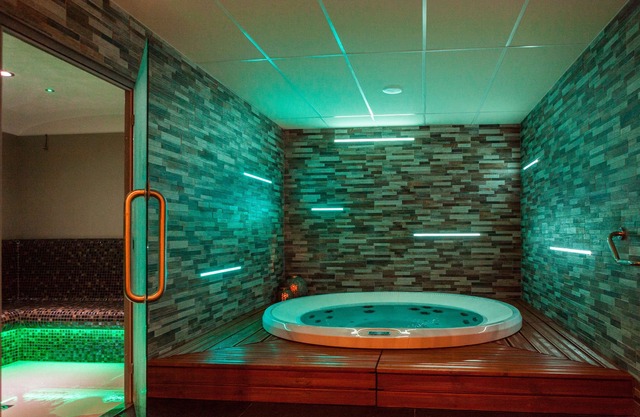 Kyriad Prestige Amiens Poulainville Hotel and SPA