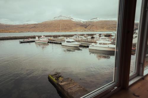 Lítlastova - A Charming Boathouse Getaway