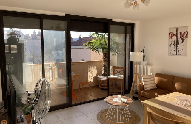 L'appartement du bonheur - In the heart of the Auvergne Volcanoes on the Route du Sud