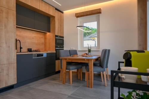 L'ari-Fáry Home