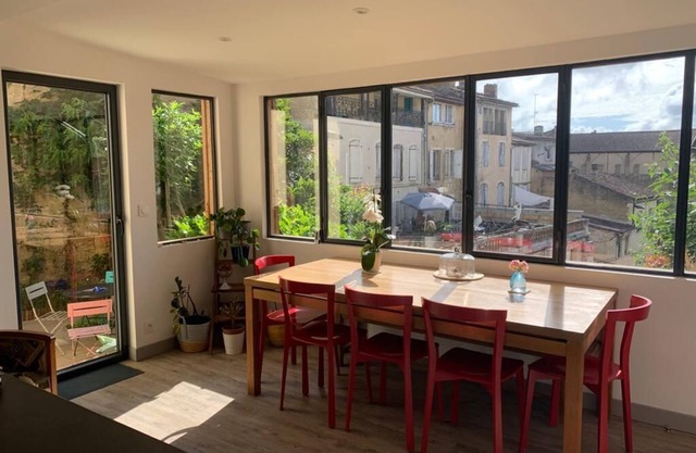 L'Écrin, Charming apartment with garden in town center