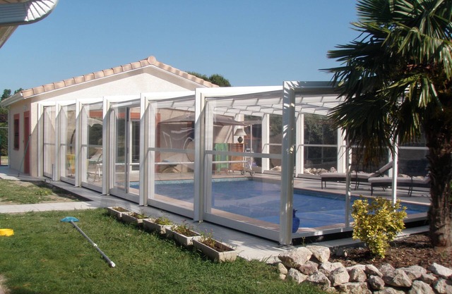 L'Olivier Tropical indoor pool, spa, sauna
