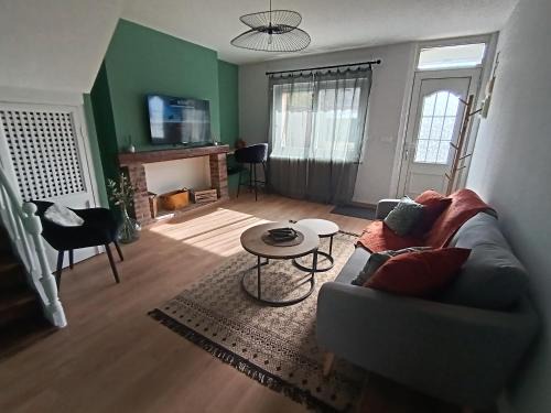 L'Ondine, single-family home