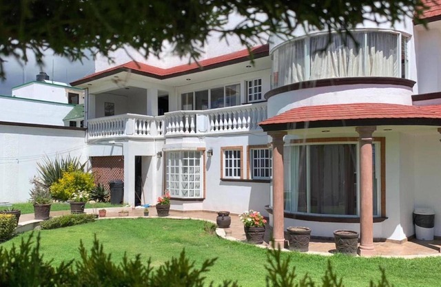 La Aurora Hotel like Home