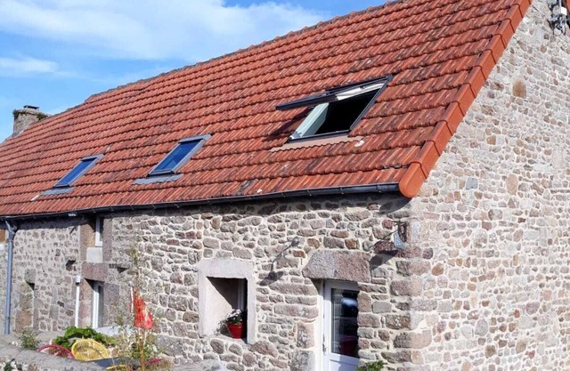 La Bicyclette Bleue : Au Calme, Dans un Village Typique au Départ de Randonnée