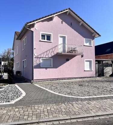 La Bonbonnière by Leslodgespa