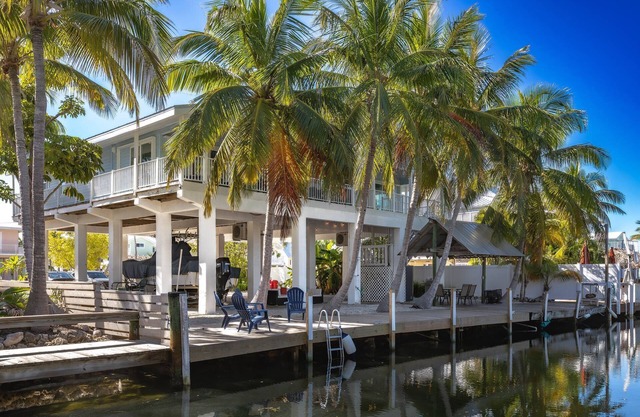 La Brisa: Discover Paradise, Exquisite Canal Front Home on Little Torch Key, Dockage & Dog-Friendly!