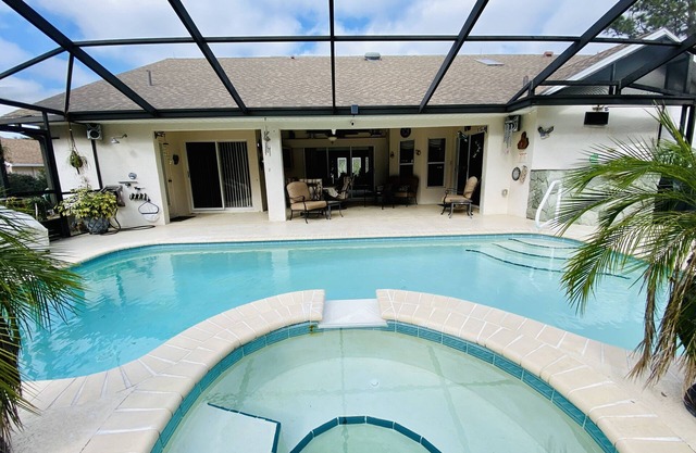 “La Casa Bella” - Your Home away from Home!nPERFECT FOR SNOWBIRDS AND FAMILIES