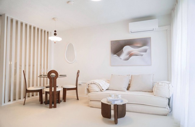 La Casa Bondi- AC/Rooftop Pool/Designer Style -6 mins bus ride to Bondi Beach