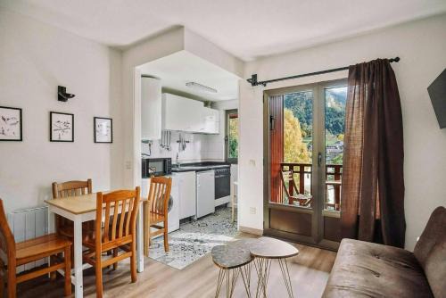 La Casita del Arbol by Cardi Suites