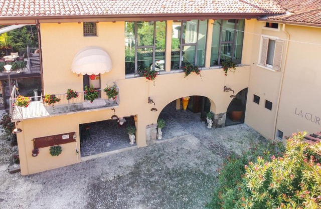 LA CURT guest house