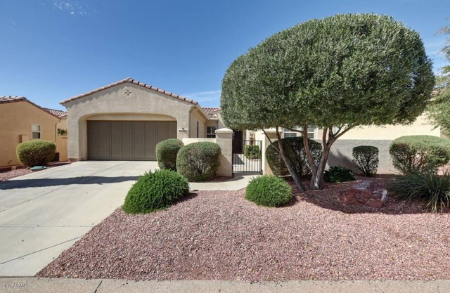 "LA DOLCE VITA"! Golf Course Home