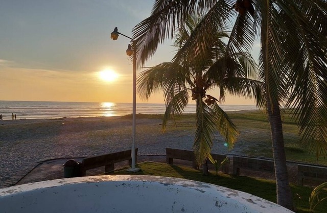 LA FINQUITA BEACH HOUSE IN COSTA DEL SOL (4 Minutes Walk to the beach)