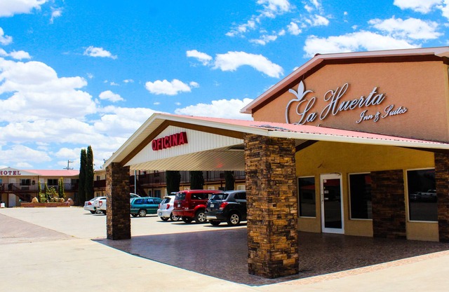 La Huerta Inn & Suites