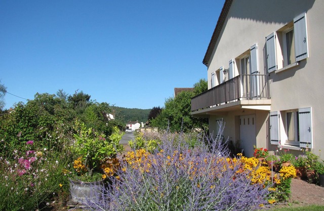 "LA MAISON FLEURIE" in the Périgord Noir LE BUGUE 3 * villa