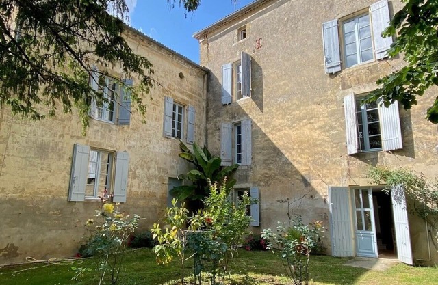 La Maison Jeanneau - Beautifully renovated fifth-generation family home.